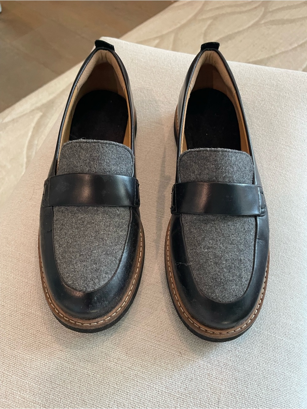 Clarks Women's Black Leather and Gray Felt Penny Loafers